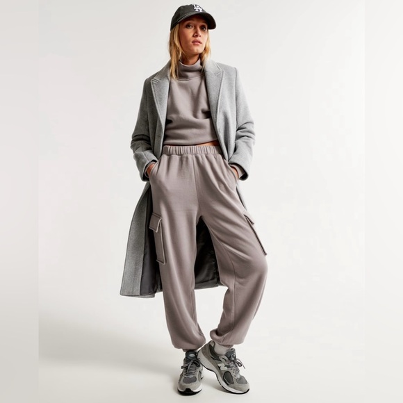 Abercrombie & Fitch Cargo Joggers Large - Picture 6 of 6